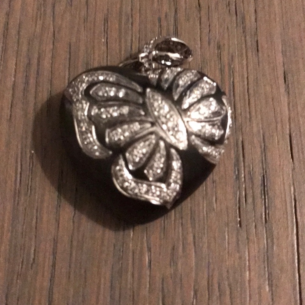 18k white gold and diamond heavy pendant
